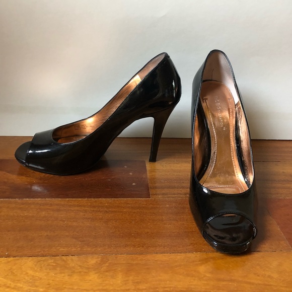✂️ BCBGeneration Patent Leather Heels - Picture 1 of 4